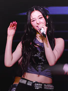 this pharita batter up fancam >>> #pharita #파리타 #ภริตา #pharitaedit #babymonster #베이비몬스터 #babymonsteredit #kpop #kpopedit #fyp #jangmisq pharita batter up fanmeet fancam edit
