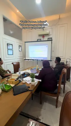 “keberuntungan tak datang pada mereka yang menunggu. Tapi pada mereka yang maju. fortis fortuna adiuvat” #hukum #belajarhukum 