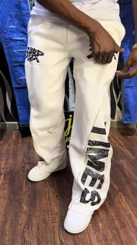 BAGGY FIT SWEAT PANTS KSH2500 Size from 30-36 TO ORDER JUST CALL 📞 0720445835 We IN NAIROBI CBD SAME DAY COUNTRYWIDE DELIVERY 🚚 