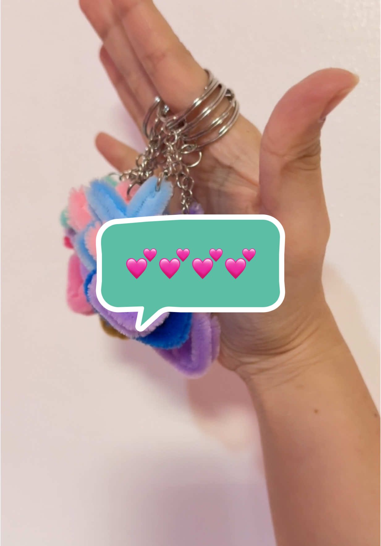 3 hearts fuzzy wires keychain 🥰