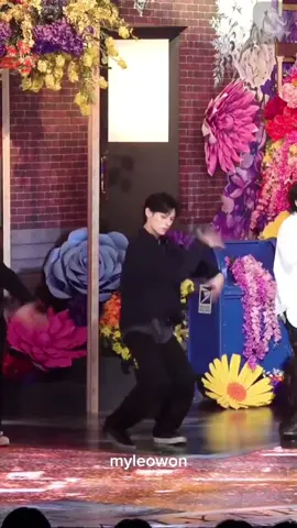 PREDEBUT JAMES as Jungkook’s back dancer on inkigayo  @CORTIS #jamesortisbighit #CORTISISCOMING #CORTISISHERE #BIGHITNBG #BIGHIT_NEW_BOYGROUP #JUHOON #BIGHIT #bighitnewboygroup #김주훈 #kpop #BTS #TXT #bighit #bighit_entertainment #hybe #bts_official_bighit   