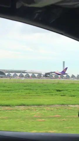 只想跟你幸福 只要你一直留着我身边 #泰国明德泰豪车 
