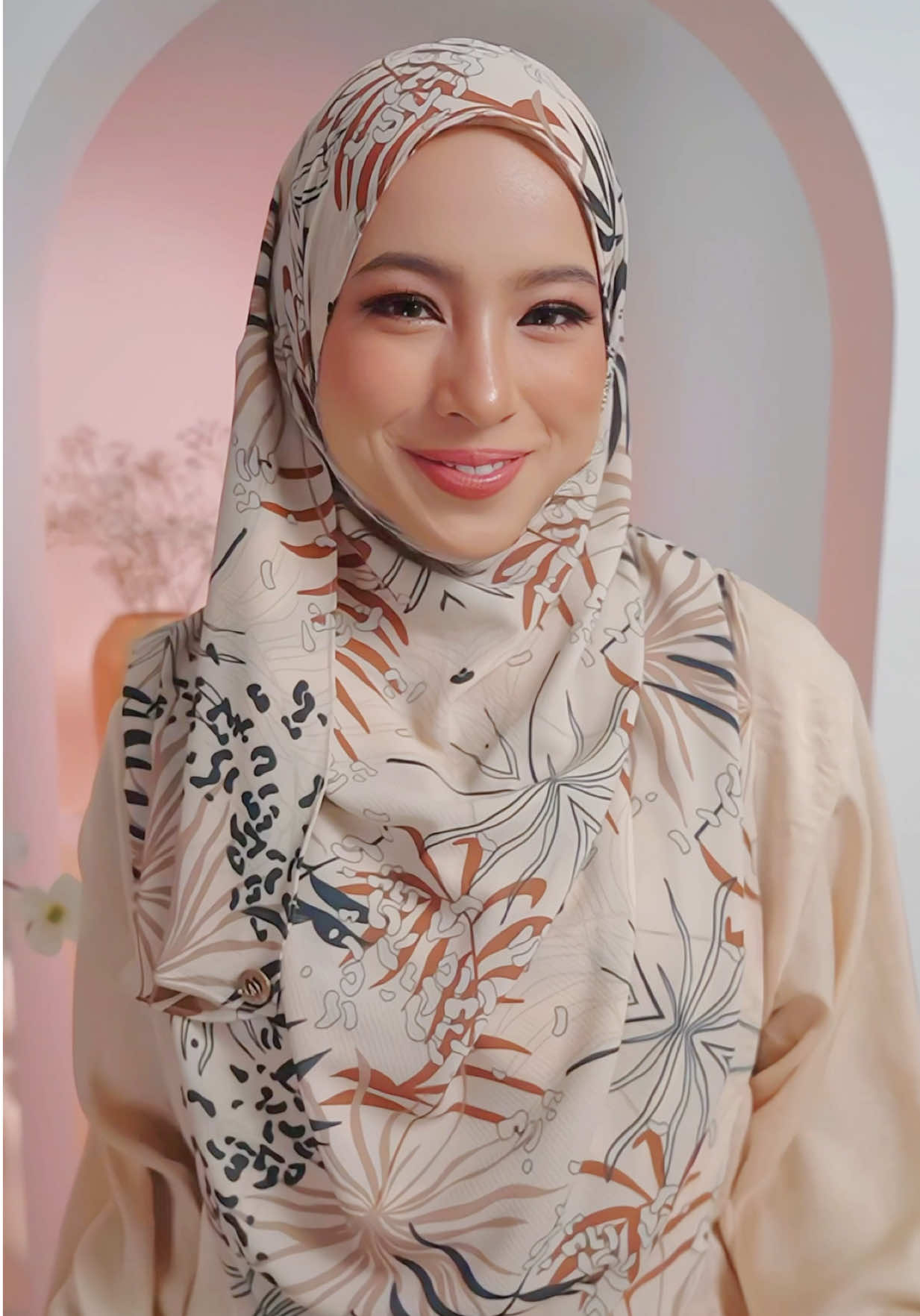 Mana satu corak WARDA PREMIUM KEGEMARAN awak? 😍 #mootiara #tudungsarung #tudungprinted #tudungironless #tudunglabuh #tudunginstant #tudung #hijab 