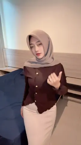 jangan main tangan 🥺 main jari ajah 🥰