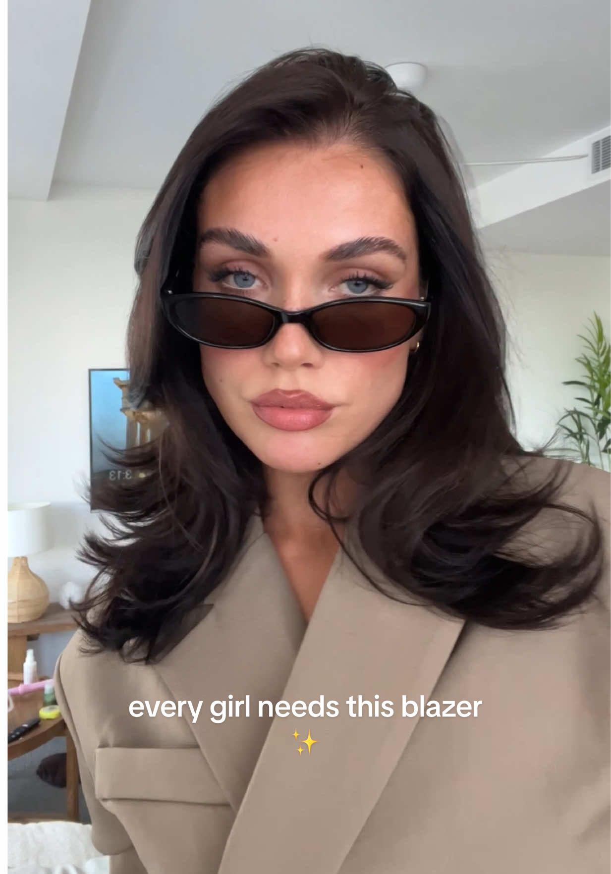 Replying to @Sarah Viv 🦦 @prettylittlething taupe tailored cinched waist blazer - i just moved the button to make it more cinched 🧸 #fyp #fashion #blazerdress #cinchedblazer #prettylittlething 