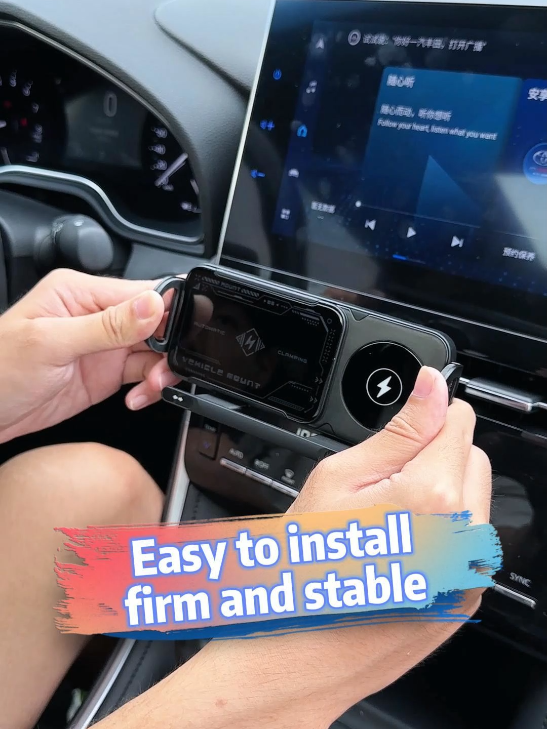 Say goodbye to the thrill of holding the scooter with one hand and forget about the messy stacking on the dashboard. It is not just a simple stand, but an invisible assistant that makes every journey more focused and relaxed.#tiktok #CarPhoneHolder #foldingscreenmobilephone #Wirelesscharging #tiktokshop
