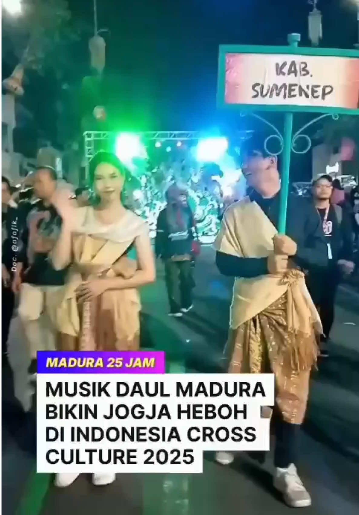 Madura menggetarkan Dunia! Penampilan memukau dari Angin Ribut Percussion asal Sumenep sukses curi perhatian dunia di panggung Indonesia Cross Culture Festival 2025 yang digelar di Yogyakarta, 6/8/2025. Dengan irama khas musik daul yang enerjik dan penuh semangat, mereka berhasil menghipnotis berbagai penonton baik lokal maupun wisatawan mancanegara. Budaya lokal, kualitas internasional! #Sumenep #MaduraUntukIndonesia
