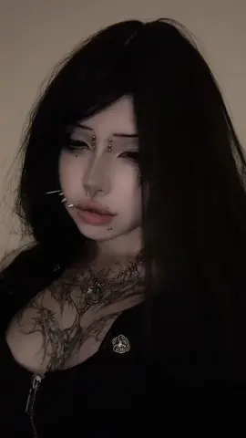 #vampir3bl33ding #fyp #viralvideos #4u #threebridges #cheekpiercing #piercing #bridgepiercing #angelbites #ピアス 