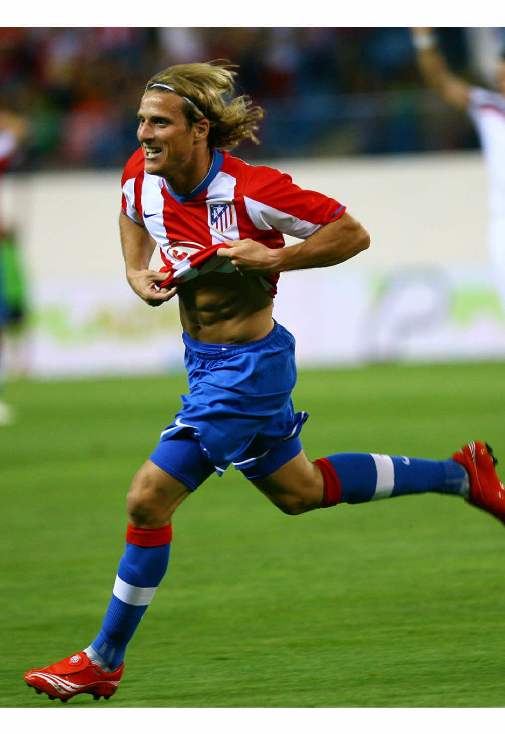 Marcó y marcó mucho. Clave en el Atleti campeón ❤️‍🔥 #atleticodemadrid #forlan #goals #champion #footballtiktok 