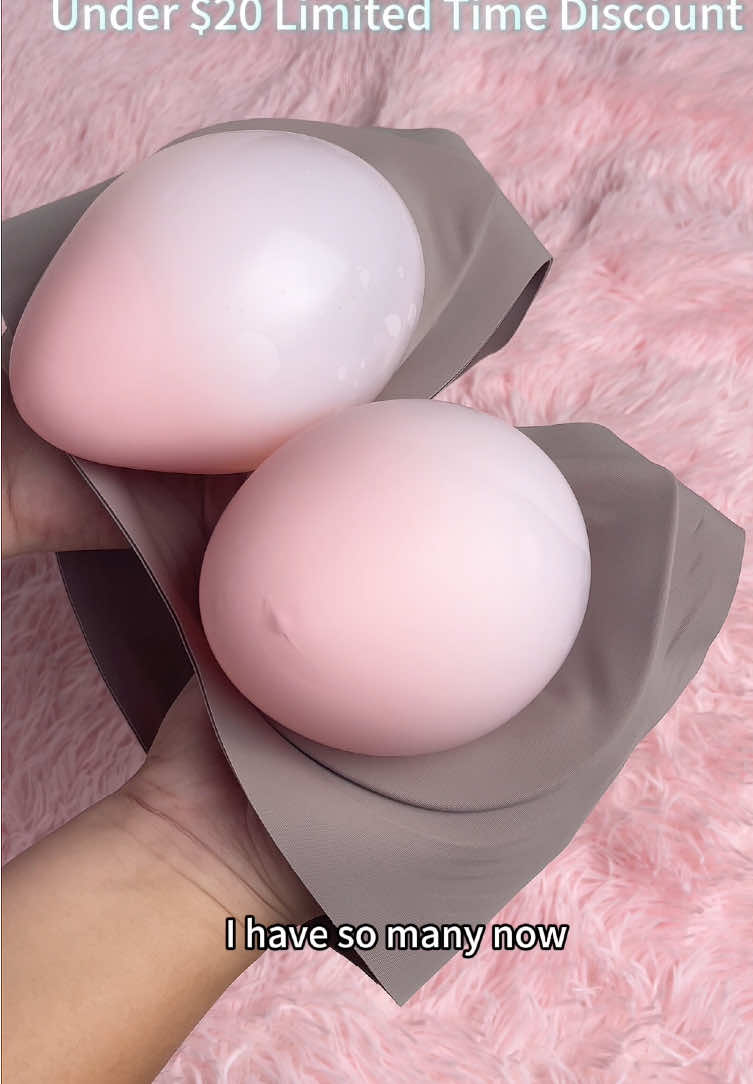 🫶🏻🫶🏻My goodness, this is the most comfortable bra I've ever worn. You wouldn't believe it's only less than $20. It's seamless. Go buy it and try it.#ComfySupport #fyp #fouyou #TikTokShop #spotlightfinds #TikTokShopMonthersDay #TikTokShopRestock #dealsforyoudays #brareviews #jellybra #tiktokshopcreatorpicks #Comfortablebra #jellybra #beautyhacks #womensfashion #nounderwirebra #bra #bras #comfybra #seamlessbra #wirelessbra #TikTokBraFind #EverydayBra #LiftingBra #BraTok #ComfortAndLift #BraReview #WirelessPushUp #NoWireBra #TikTokMadeMeBuyIt #plussizefashion