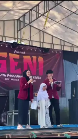 yuk liat keseruan nya festival seni di desa Cikadu #keseruan #bazar #seni #festival #fypage #fyppppppppppppppppppppppp #festival #fyp #kkn #kk #nusaputrauniversity 