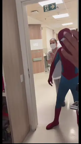 Spiderman es noble #fyp #paratiiiiiiiiiiiiiiiiiiiiiiiiiiiiiii #spiderman #cancer #niña #sueños 