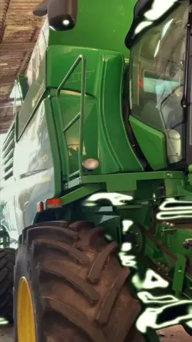 🚜 Tired of your phone flying around the cab? The 2630 display mount is finally here – solid, simple, stable. Now available on printdraft.pl 📦💪 #johndeere #landwirtschaft #agriculture #tractors #harvest #żniwa #combine #rolnictwo #machine #printdraft #dc #farmlife #phonemounts #farmtok 