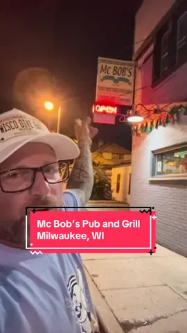 Mc Bob’s Pub and Grill in Milwaukee, WI #review #travel #milwaukee #wisconsin #wiscodivebars #visitmilwaukee #visitmke #meinmke #mkeandme @Visit Milwaukee 