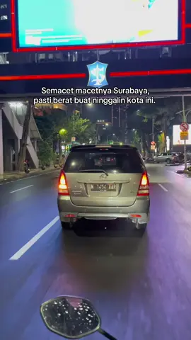 Semacet macetnya surabaya, lebih macet lagi pikiranmu di akhir bulan kan?  #surabaya #foryoupage #takakanadacintayanglain #vagabond 