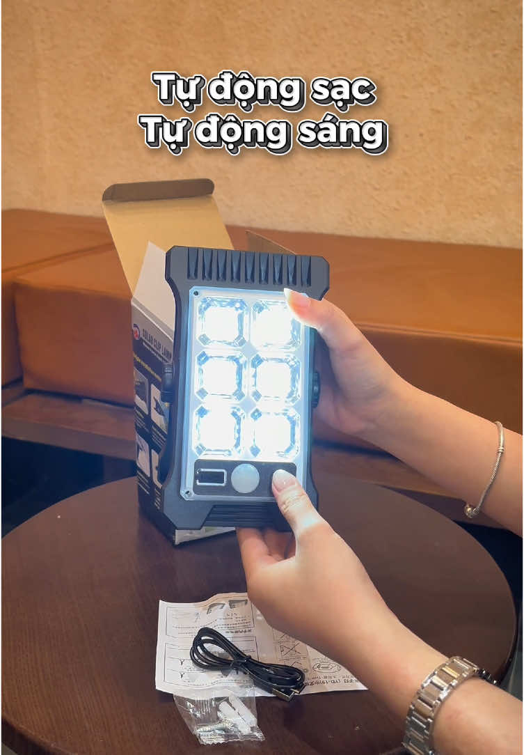 Đèn kẹp năng lượng mặt trời, đèn cảm biến chuyển động của con người#den #solarlight #xuhuong #fyp #tet2025♥ 