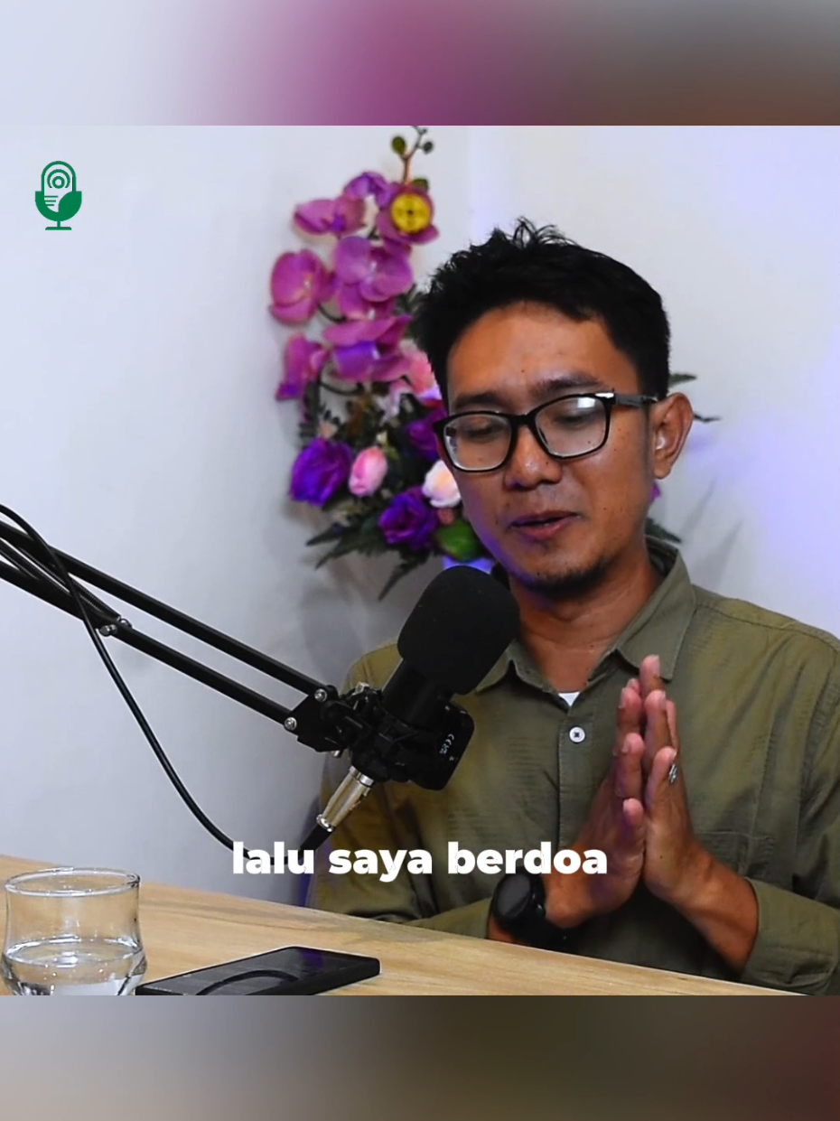 Coba kamu praktekin simulasi membangun kesadaran :)  Tutup mata kamu dan bayangin kamu sedang berusia 60-70 tahun sekarang, kamu merasa udah sakit-sakitan, susah jalan, tidak ada pencapaian yang diraih, mau berobat pun susah, lalu kamu menyesal dan sedih andaikan dulu lebih rajin, dan lain-lain...  kemudian kamu meminta pertolongan pada Tuhan untuk diberikan kesempatan untuk kembali di usia muda, dan berjanji akan maksimalkan usia muda untuk bersungguh-sungguh mencapai impian, dan ketika kamu mulai membuka mata, lihat apa yang terjadi!!! KAMU MASIH MUDA SEKARANG!  #podcast #dengerincerita #deepquestions #advice #motivasi 
