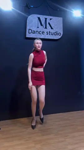 - CE PHƯỚC AN HỎI E NHIỀU LÀM E CỦNG NÓNG LÒNG QUÁ. 🥰.  DỰ ĐỊNH LÀ SẼ GOM TỐP HỌC TẦM 3 BẠN ĐỔ LÊN. E SẼ VỀ TRIỄN BỘ MÔN DANCE BAR NÀY CHO CE PHƯỚC AN  ĐAM MÊ- ĐẸP -TỰ TIN CÙNG NHAU ĐI QUẢY NHÉ. -  🫦 PHƯỚC AN ĐÂU. CỌC SLOT ĐÔNG ĐÔNG E CÓ TÌNH THẦN VỀ PHƯỚC AN TRUYỀN LẠI BỘ MÔN NÀY CHO CE NÈ.hẹ hẹ hẹ🥰học nhảy ib e tv 😘 #mỹkoy #xuhuong #47daklak #bdance #bmt #vairal #hot 