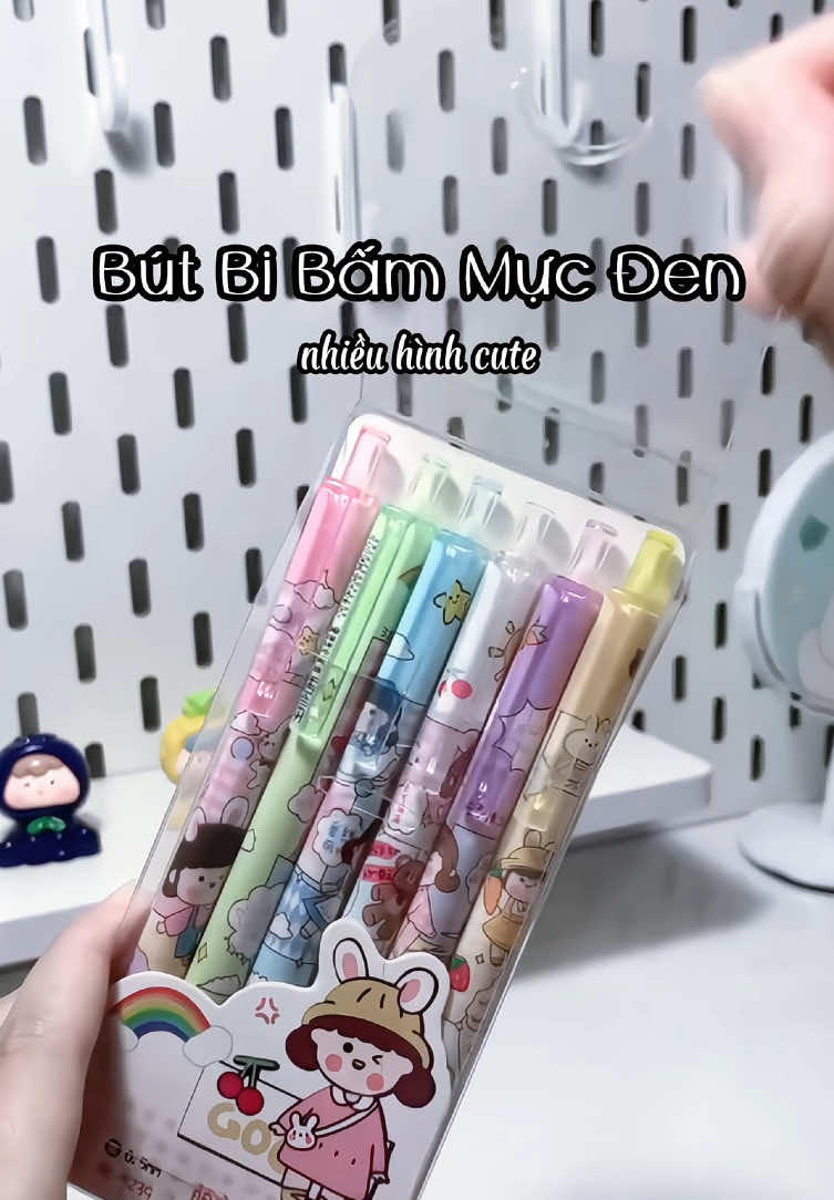 mua thêm bút bi đen để viết bài nè, mặc dù mua dù ngoại hình mấy ẻm cute nhma chất lượng thì tốt ngoài mong đợi lun#review #butbibam #butgel #hoctiengtrung #xuhuong #tiktokviral #fyp 