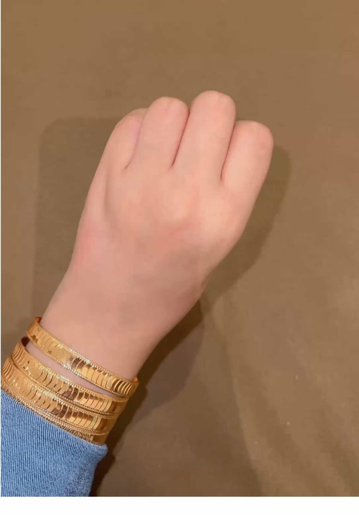 طول وقوه وبياض ولمعه وتفتيح الجلد حول الأظافر بالله شفتي مثل حلاوة هالسيروم ؟؟؟؟ 💅🏻💗💗🤩 