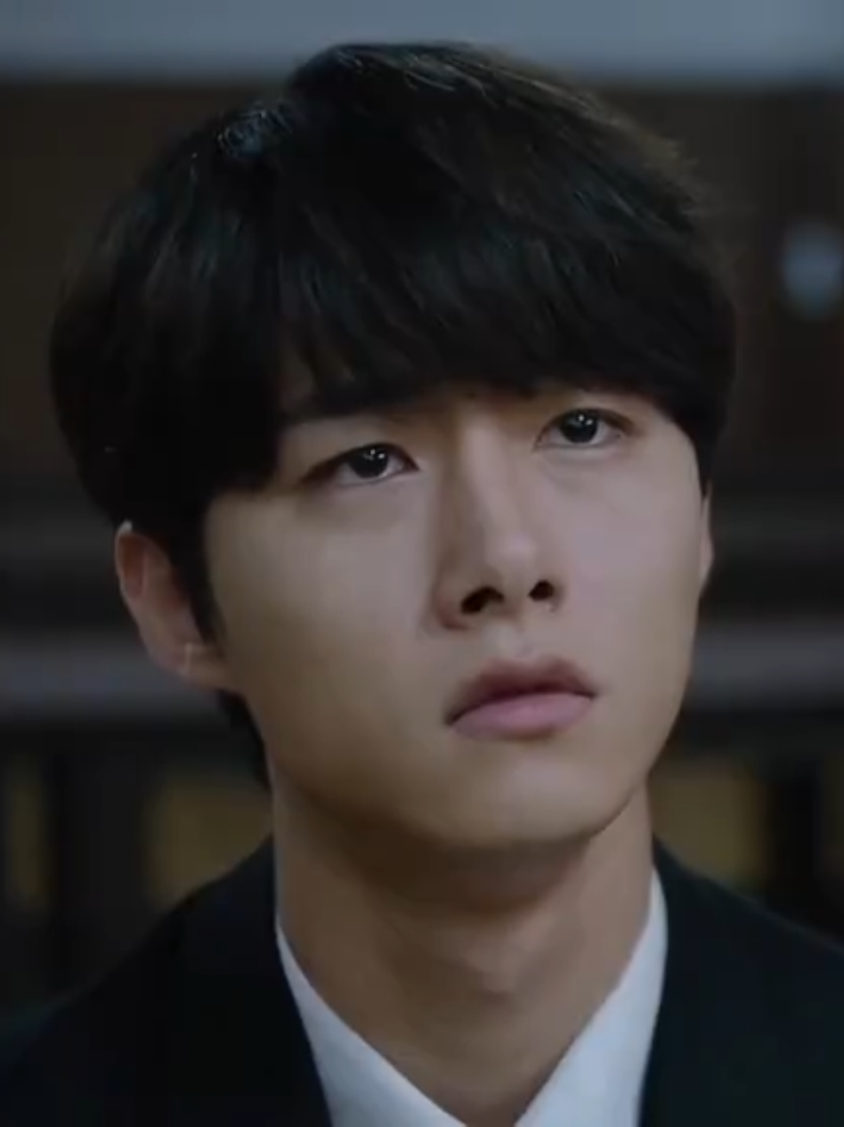 We've been here before 😭 kdrama loves to make these 2 actors svffer!ng in their series istg  #beginsyouth #thedefects #boyslove #ahnjiho #seojihoon #bromance 