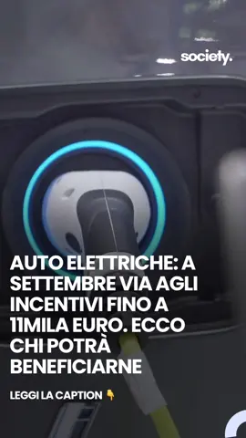 Auto elettriche: a settembre via agli incentivi fino a 11mila euro. Ecco chi potrà beneficiarne Settembre segnerà una svolta per chi sogna un’auto elettrica ma è frenato dai costi. Il governo italiano ha annunciato nuovi incentivi all’acquisto di veicoli a zero emissioni, con bonus fino a 11mila euro per chi ha un ISEE fino a 30mila euro e 9mila euro per chi si colloca tra i 30 e i 40mila. L’accesso al contributo, tuttavia, sarà possibile solo rottamando un’auto a motore termico e acquistando un veicolo 100% elettrico. La misura sarà attiva già da settembre, ha spiegato in Aula il ministro dell’Ambiente Gilberto Pichetto Fratin, con l’obiettivo di incentivare l’acquisto di almeno 39mila veicoli elettrici entro giugno 2026. I beneficiari saranno sia privati che microimprese, con quest’ultime che potranno ottenere un rimborso fino al 30% del prezzo d’acquisto, con un massimale di 20mila euro per veicolo. Il piano, finanziato con circa 600 milioni di euro, sarà gestito attraverso una piattaforma digitale, dove i cittadini potranno fare domanda e i concessionari caricare i modelli disponibili. Si tratta di un sistema che punta a semplificare e velocizzare le procedure, favorendo un’adozione più ampia dei veicoli elettrici. Restano però alcuni nodi da chiarire. In particolare, non è ancora definita la classe ambientale dei veicoli da rottamare, e la misura è riservata ai residenti nelle cosiddette “aree urbane funzionali”, ovvero città e zone limitrofe a forte pendolarismo. Un criterio che restringe, ma non troppo, la platea dei potenziali beneficiari. Il decreto attuativo con i dettagli è atteso a breve. Intanto, per molti, l’auto elettrica potrebbe diventare davvero una scelta concreta e conveniente. #AutoElettriche #IncentiviAuto #BonusAuto2025 #MobilitàSostenibile #Ambiente #ISEE #TransizioneEcologica #Fratin #GreenMobility #AutoGreen #VeicoliElettrici #Rottamazione #SvoltaGreen #PoliticaAmbientale