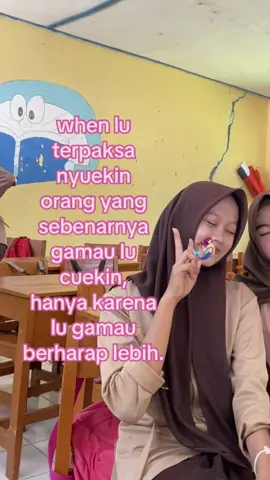 mff ya aku jga trpaksa nyuekin km #fyp #foryoupage #nyuekinkamu #terpaksa #4u #katakata #quotes #foryou #lewatberanda 