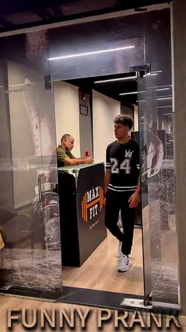 Funny prank #tiktok #fyp #funnytiktok #funny #foryou #haha #prank 