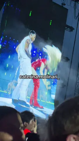 I see red #lisa #blackpink #fyp #blink #blackpinkmilan2025 #concertoblackpink 