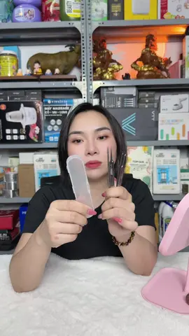 tìm được bộ nặn mụn siêu thích luôn Á