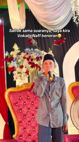 Bpk syapa ini cok😹😹 Gmn mnurut lu bgus gk suaranya wkwk😁 #kontenkreaor #kontenhiburan #moment #hajatan #fotografer #fypシ 