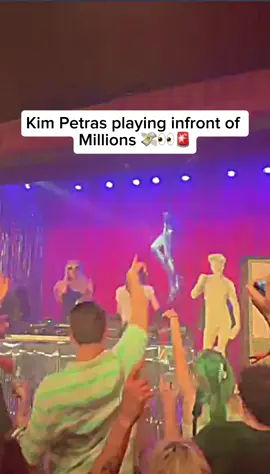 Kim Petras playing infront of millions  #clip #kimpetras #housemusic #party #dj #boilerrooom 