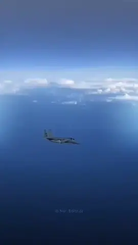 Perjuangkan Sukhoi Su-27 dalam menjaga kedaulatan Russia🇷🇺 . . . . Follow me to see more photos and videos!! . . . . #sukhoi #sukhoisu27flanker #f15eagle  #b52stratofortress  #f16viper  #f18hornet  #usaairforce #fakewar⚠️  #rusiaairforce #amerika🇺🇸 #rusia🇷🇺 #su27 #f15 #b52 #f16 #f18 #militaryaviation #militaryairforce #fighterjet #aviation #military #airforce #foryou #zyxcbaシ🦋 #fypシ゚viral #fypシ゚viral🖤tiktok 