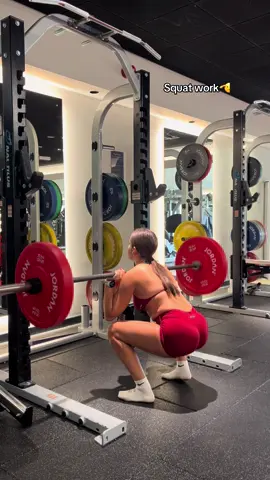 Big fat slay #fyp #hyrox #squats #glutes 