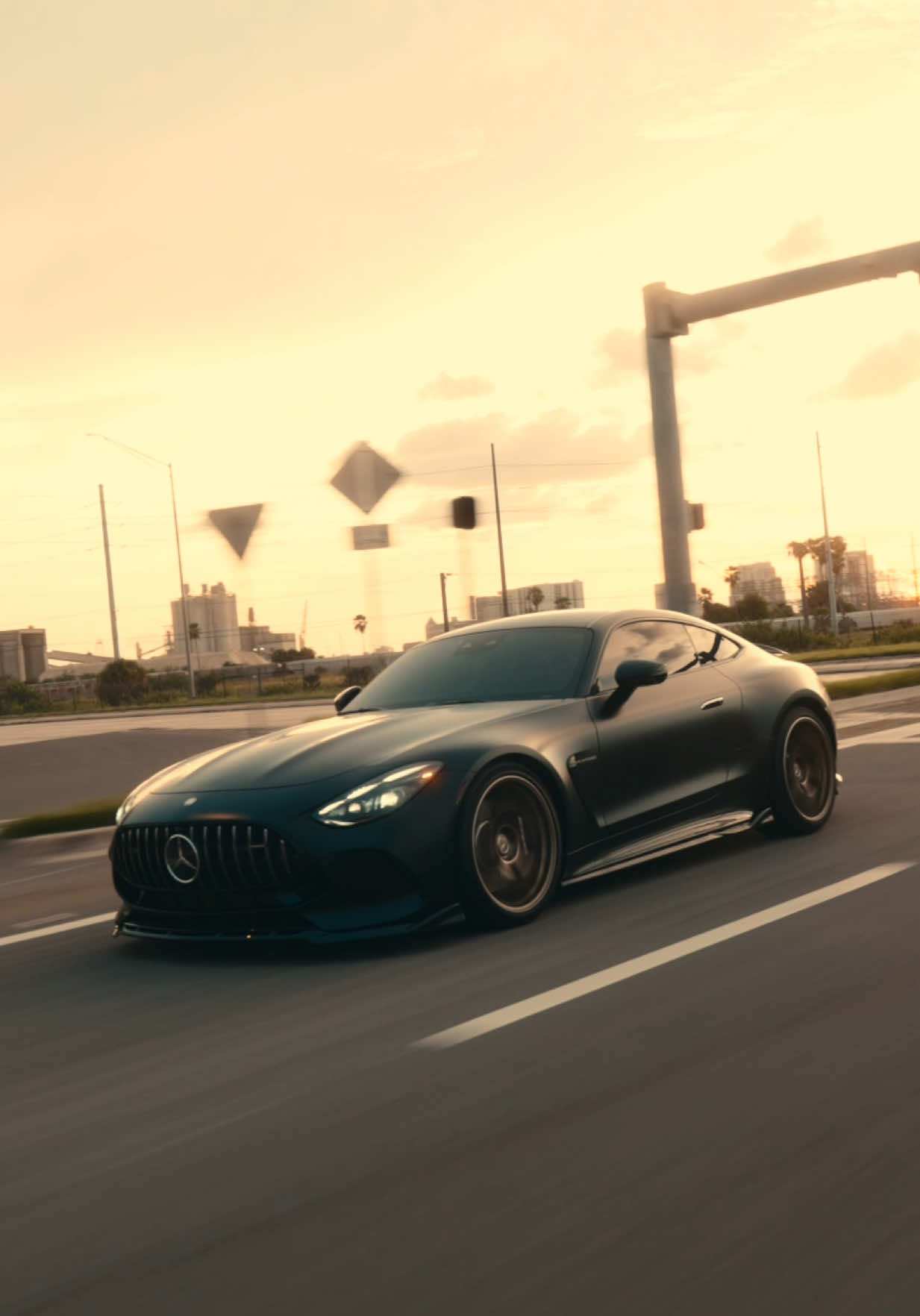Batman spec GT63 🦇 #mercedes #benz #amg #gt63 #carsoftiktok 