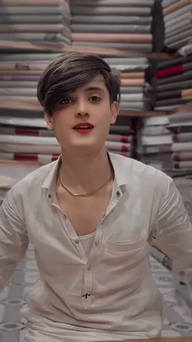 ❤️ ZA DA GHAMO NA YM LAILA MATA MUHQBBAT RALA ....❤️😍
