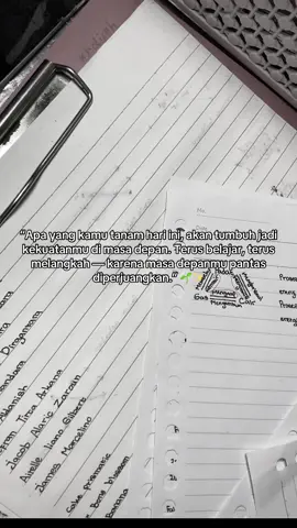 Lagi capek? Lagi pengen nyerah? Tapi inget, aku belajar bukan buat hari ini. Aku belajar buat masa depan yang aku impikan. Pelan-pelan, yang penting terus jalan. Karena cita-cita gak butuh yang paling cepat — cukup yang gak berhenti. #BelajarBersama #RoadToOlimpiade #SemangatBelajar #CitaCitaTinggi #BelajarItuKeren #PejuangOlimpiade #NotesByLipaa   