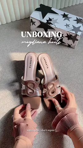 cantik banget gaaa siiii??? #heelsbuttons #heelswanita #heelscantik 