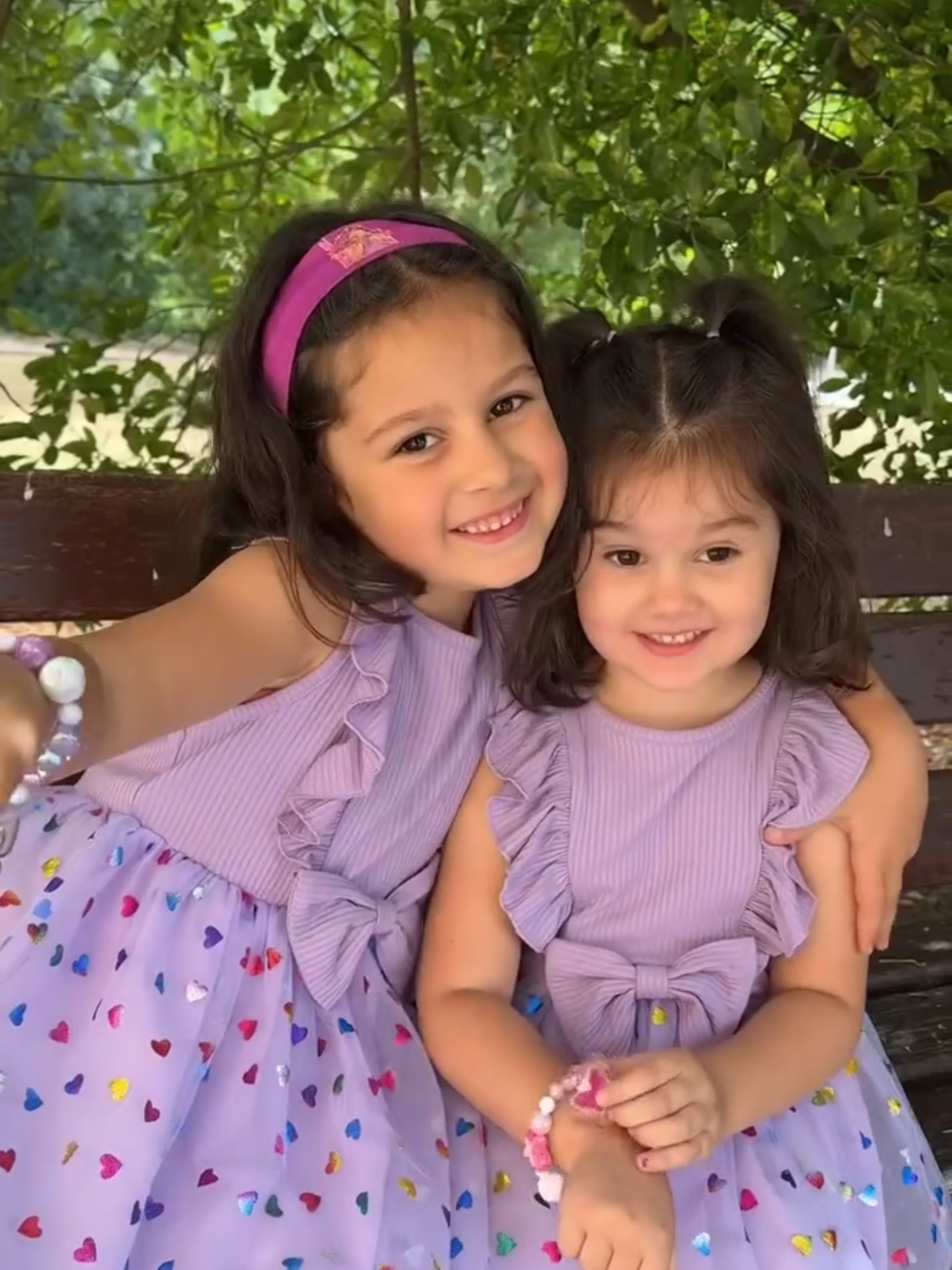 @martindgemma nos enseña como sus peques han lucido y compartido las nuevas pulseras Magic Wings 🤩💖 #pulserasamistad #martinelia #balsamolabial #niños #infantil #amistad #divertido #cute #kidsfun #magicwings #friendshipbracelets