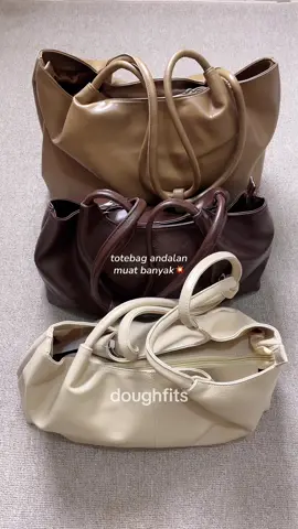 totebag andalan buat dibawa ngampus, kerja, atau hangout krn muat banyak!! Tas super satset👌🏻👌🏻 #tastotebag #totebag #totebagwanita #totebagkuliah #totebagkerja #taswanita 