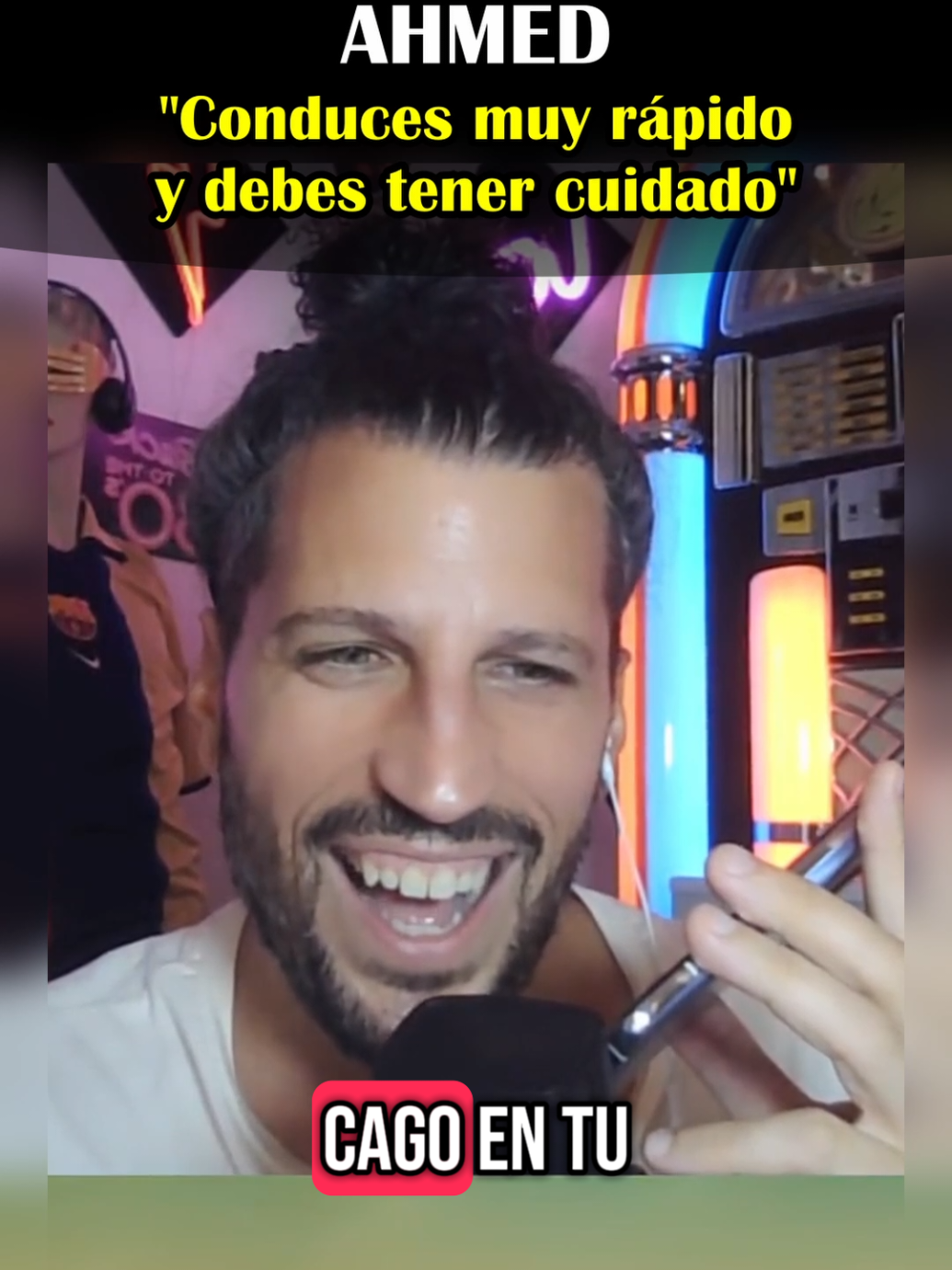 No sabe conducir y Ahmed lo pone firme 🤣