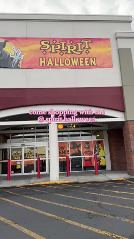 spooky szn is in full effect 👻 #shopwithme #spirithalloween 