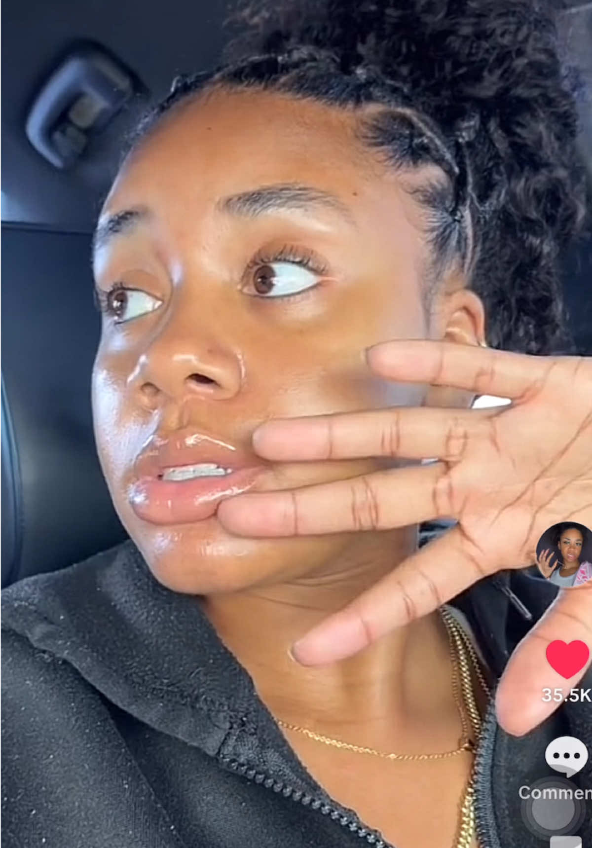 I was in my own world talking about what i want from my future man. My child was in the back playing with his toys yall could just hear his voice so stop making the video something it’s not.