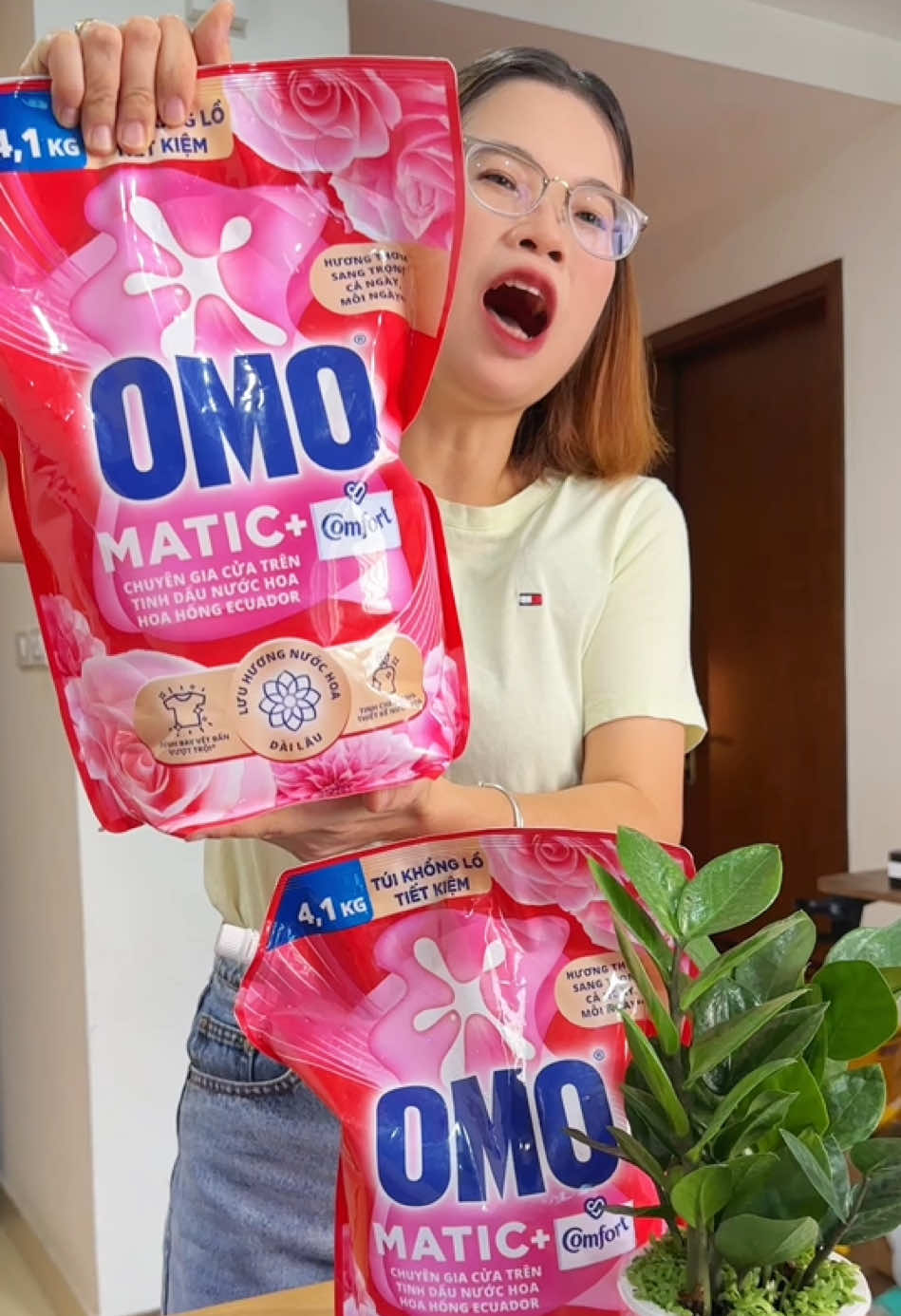 Combo 2 túi nước giặt Omo sạch thơm chưa đến 400k, giá có thể thay đổi khi hết khuyến mãi, săn trong giỏ hàng nha #kimthanhday #nuocgiat #nuocgiatomo #xuhuong 