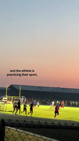 wait @. i just realized we are running in sync in the first clip🤯#track #crosscountry #runner #Running #tuff #fyp 