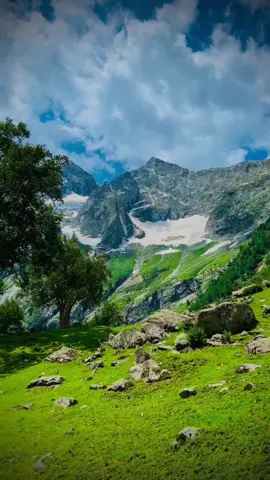 Sukoon 🏔️ #foryourpage #foryou #fyp #kashmir #kashmirvalley #viraltiktok #viralvideo #nature #sukoon #views #viral #mountains #pahad
