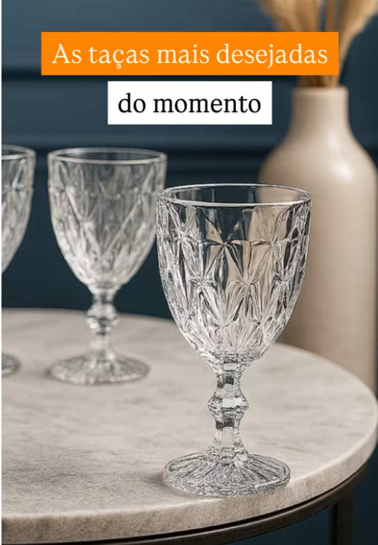 ✨ Sua mesa merece um toque de sofisticação! Esse conjunto com 6 taças modelo diamante é perfeito pra transformar qualquer refeição em ocasião especial 🥂 Feitas em vidro resistente, com brilho impecável e design que impressiona em todos os ângulos 💎 Ideal para água, suco, vinho ou aquele brinde marcante. 💬 Comente EU QUERO que eu te envio o link por mensagem! . . . . . #taçasdiamante #taçadevidro #achadinhosshopee #decoracaodemesa #mesaaposta     