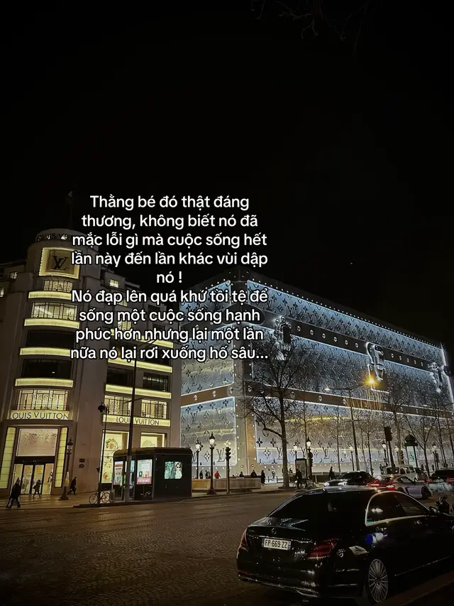 Thằng bé đó thật đáng thương, không biết nó đã mắc lỗi gì mà cuộc sống hết lần này đến lần khác vùi dập nó  Nó đạp lên quá khứ tồi tệ để sống một cuộc sống hạnh phúc hơn nhưng lại một lần nữa nó lại rơi xuống hố sâu...