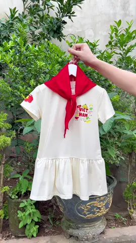 TẶNG KHĂN VÀ CỜ CHO BÉ KHI MUA BỘ 2/9 chất COTTON 4 chiều bao mềm mịn #thoitrangtreem #mevabe #quanaotreem #beyeustore #outfit #xuhuong #aoyeunuoc 