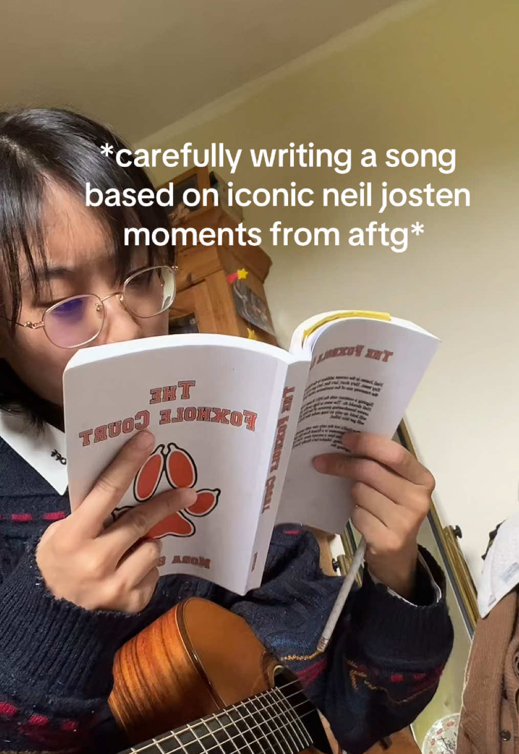 it’s so funny when people say this and then i’m like UR RIGHT IT’S *INTENDED* TO BE A [insert book character] SONG!! (ignore the clothes chair in the back and stream “i’m fine” 🫣) to find the song search “i’m fine angelacranberry”!  #neiljosten #allforthegame #aftg #andrewminyard #queerbooktok 